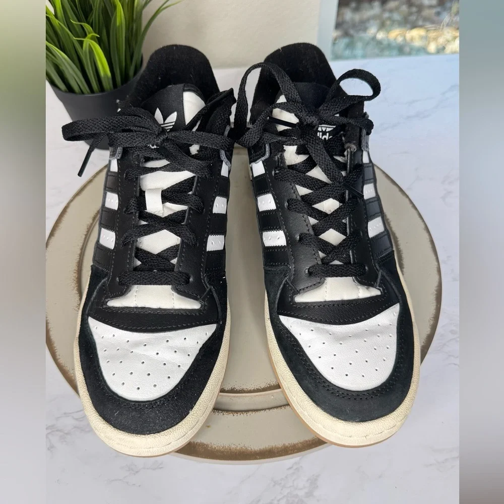 adidas Forum Low Black White Leather Vintage‎ Style Basketball Sneakers M8/W7
